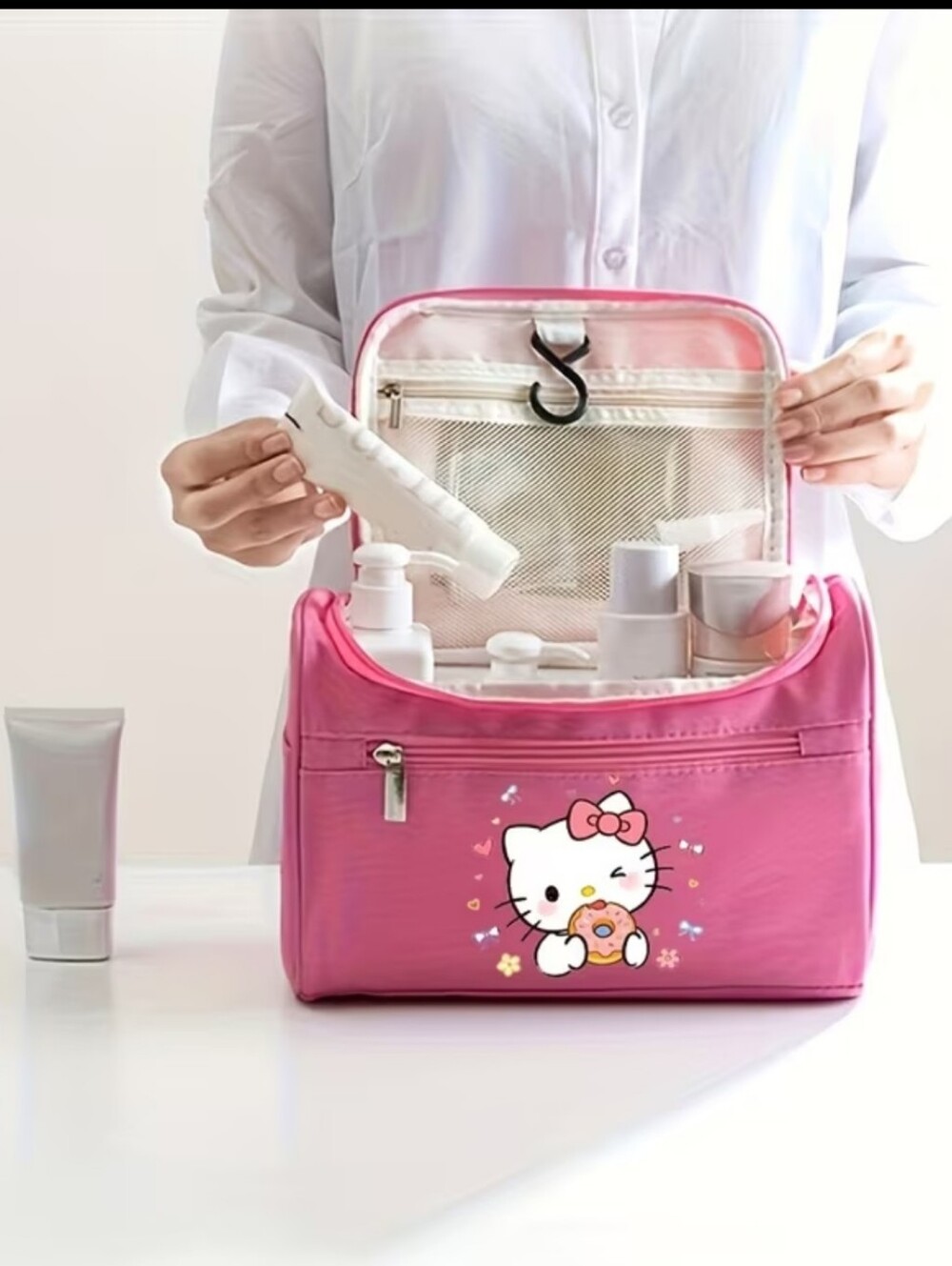 Blue-Sanrio Large Capacity Make-up/ Toiletry Bag. NWT. Retail $34 - Picture 6 of 6